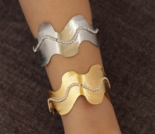 Handmade bracelet - Handmade bracelet plated with 24k of gold, crafted with care, featuring elegant design. Lightweight, unique, and perfect for everyday wear or special occasions.