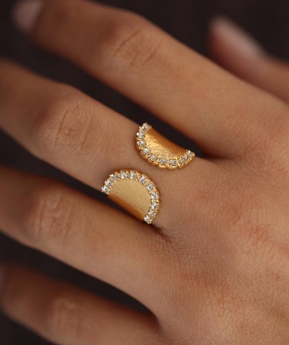 Handmade ring - Handmade ring plated with 24k of gold, crafted with care, featuring an elegant design. Lightweight, unique, and perfect for everyday wear or special occasions.