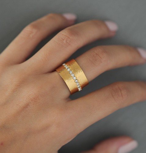 Handmade ring - Handmade ring plated with 24k of gold, crafted with care, featuring swarovski stones and an elegant design. Lightweight, unique, and perfect for everyday wear or special occasions.