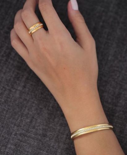 Set of bracelet and ring - Handmade bracelet and ring plated with 24k gold, crafted with care, featuring swarovski stones and an elegant design. Lightweight, unique, and perfect for everyday wear or special occasions.