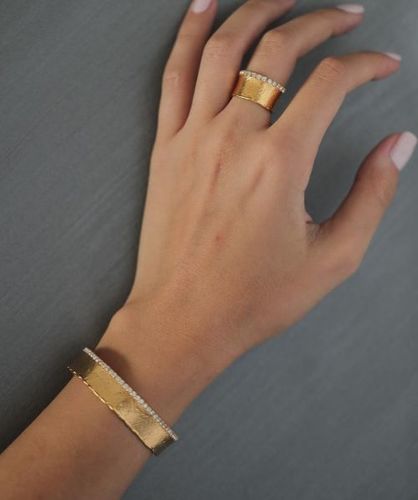 Set of bracelet and ring - Handmade bracelet and ring plated with 24k gold, crafted with care, featuring swarovski stones and an elegant design. Lightweight, unique, and perfect for everyday wear or special occasions.