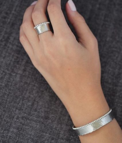 Set of bracelet and ring - Handmade bracelet and ring plated with 24k gold, crafted with care, featuring swarovski stones and an elegant design. Lightweight, unique, and perfect for everyday wear or special occasions.