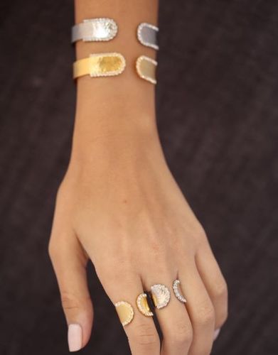 Sets of bracelets and rings - Handmade bracelet and ring plated with 24k gold, crafted with care, featuring swarovski stones and an elegant design. Lightweight, unique, and perfect for everyday wear or special occasions.
