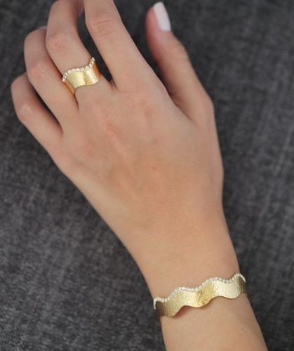 Set of bracelet and ring - Handmade bracelet and ring plated with 24k gold, crafted with care, featuring swarovski stones and an elegant design. Lightweight, unique, and perfect for everyday wear or special occasions.