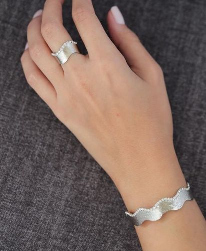 Set of bracelet and ring - Handmade bracelet and ring plated with 24k gold, crafted with care, featuring swarovski stones and an elegant design. Lightweight, unique, and perfect for everyday wear or special occasions.