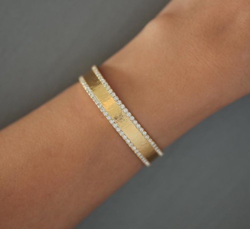 Handmade bracelet - Handmade bracelet&nbsp; plated with 24k gold, crafted with care, featuring swarovski stones and an elegant design. Lightweight, unique, and perfect for everyday wear or special occasions.