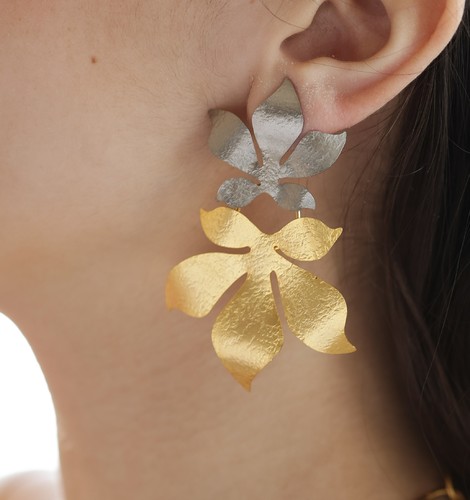 Handmade earrings - Handmade earrings plated with 24k gold, crafted with care, featuring swarovski stones and an elegant design. Lightweight, unique, and perfect for everyday wear or special occasions.
