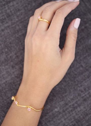 Set of bracelet and ring - Handmade bracelet and ring plated with 24k gold, crafted with care, featuring a colored stone and an elegant design. Lightweight, unique, and perfect for everyday wear or special occasions.