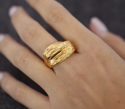 Handmade chunky ring - Handmade chunky ring plated with 24k gold, crafted with care, featuring an elegant design. Lightweight, unique, and perfect for everyday wear or special occasions.