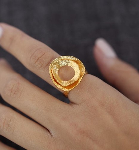 Handmade double circle ring - Handmade double circle ring plated with 24k gold, crafted with care, featuring an elegant design. Lightweight, unique, and perfect for everyday wear or special occasions.