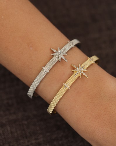 Statement bracelets - Modern statement bracelets plated in&nbsp;18K of gold, designed to elevate your style with effortless sophistication.