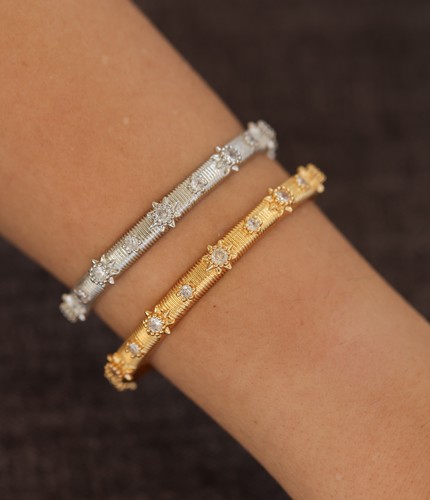 Statement bracelets - Modern statement bracelets plated in&nbsp;18K of gold, designed to elevate your style with effortless sophistication.
