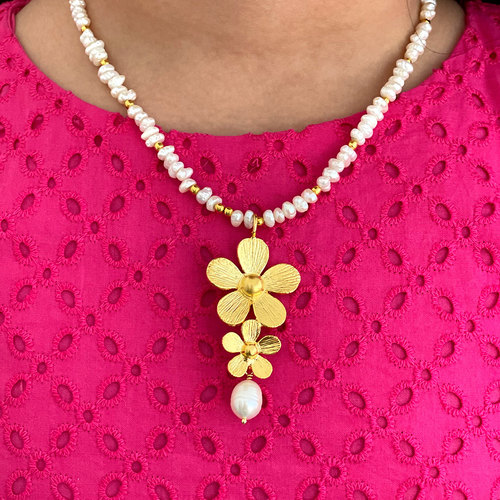 Handmade pearl necklace - Pearl Necklace with Daisy flower Gold Plated