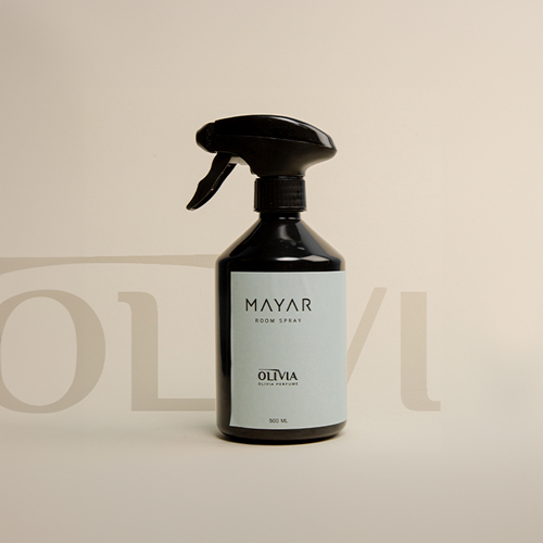 Mayar - Top notes: davana - bergamot - pink pepper
Heart notes: white amber - rosemary - oud
Base: Musk - Leather - Haitian Vetiver