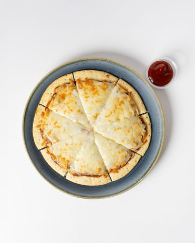 Small Margherita Pizza - Dough 8 insh, Tomato sauce , Light Mozzarella Cheese . Calories 448 , Protein 29.3 , Carb 40.3g , Fat 18.8g .