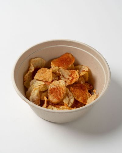 Baked Oman Chips - Including sauce , Calories 170 , Protein 3.5g , Carb 33.8g , Fat 2.3g .