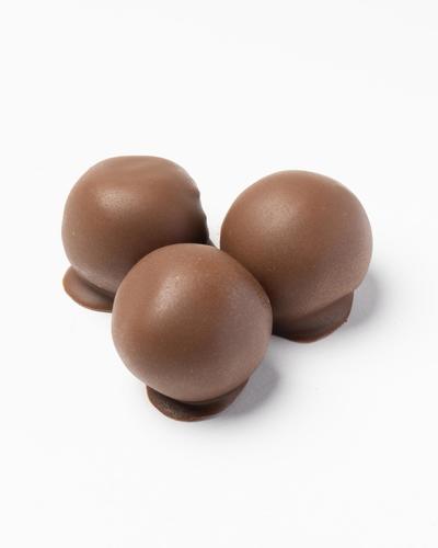 بروتين بيكان بولز - السعرات الحرارية 303، البروتين 22.2 جرام، الكربوهيدرات 19.8 جرام، الدهون 15 جرام.