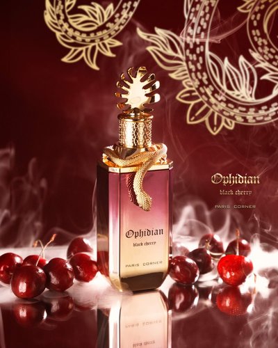 أوفيديان الكرز الأسود 100 مل - Top notes: cherry, raspberry, bergamot, woods. Middle notes: praline, heliotrope, rose, oud. Main notes: Tonka bean, patchouli, vetiver, incense. 
 Category: Oriental Perfumes 
 Suitable for: Men and Women 
 The aesthetics of the snake are a mesmerizing celebration of the senses. With a mysterious look, adorned with an iridescent sheen and covered in an elegant fabric of design, the snake is the embodiment of aesthetics. 
 Black Cherry from the Snake collection is the right blend of mystery and familiarity that takes you on a journey of intriguing fragrance. Definitely not for the faint-hearted, the scent is deep and powerful, suitable for people with a strong will and impeccable values ​​- like you. When pungent notes intertwine with deep woody notes, resistance becomes non-existent between you and the world. 
 In the world of perfumes, the snake reigns supreme.