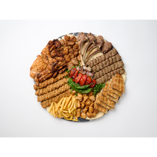 عصفور كناري - جاط مشويات كناري كبير - كباب ، كباب دجاج ، تكا ، شيش طاووق ، نصف دجاجة على الفحم ، أجنحة دجاج ، عرايس لحم ، ريش لحم ، بطاطس ، فلفل ، بصل وطماطم مشوية.