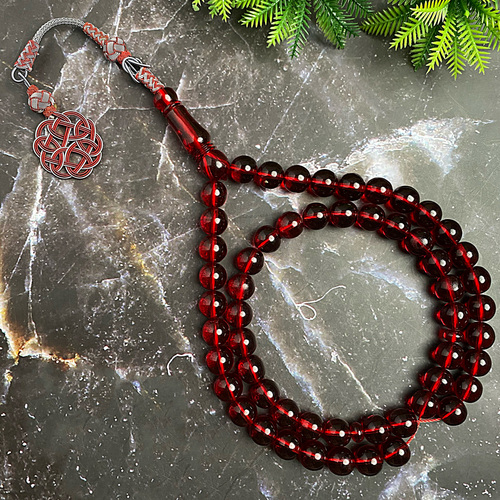 Burgundy Rosary - Number of beads: 65
Weight: 57 grams

Beads measure: 11 mm