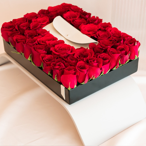 Rose w gift tray - Cash pouch Fresh flowers