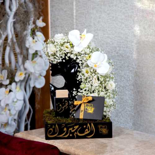 GIFT WEDDING 10 - Perfume 85 ML vietnamese incense Unique vase with natural roses Choose to write on the box Gift Card Width 28cm x Height 40cm