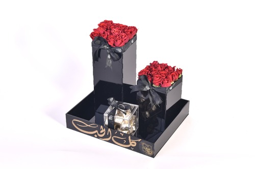 Horof - All Love - Two Boxes Of Roses Cacao Eclair tray with choice of writing on it Gift Card Width 30 cm x Height 30 cm