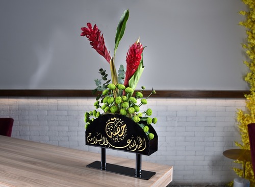 Red Touch - Natural rose Eclair stand Choose to write on the box Gift card Width 40 cm x Height 80 cm Approx