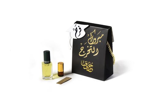 GIVE AWAY CONGRATS - 12 Pieces French perfume on a cold oud Mix it with a stick Vietnamese incense crumb Write according to your choice