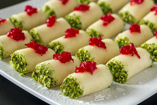 Halawet eL jebn - Semolina and cheese dough filled with cream