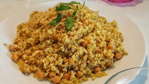 Burghol with chickpeas - Chickpeas cooked with Burghol