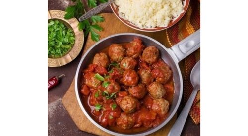 Lokmat Beit - Dawood Basha - Meat Balls Cooked in tomato sauce served with rice