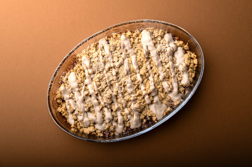 بودنج كرميل التفاح - بودينغ تفاح مخبوز يُقدَّم دافئًا، تعلوه طبقة كريمل زبدية، ويُقدَّم مع كاسترد متبّل بقوام ناعم ومخملي. ويمكنكم تقديمه مع آيس كريم الفانيليا لمذاق أكثر&nbsp;غنىً يقدم ساخن يحتوي على منتجات الألبان | والجلوتين | يحتوي على جوزة الطيب
 نقدمه لكم مع علبتين من الصوص| &nbsp;لا يحتوي الطبق على الايس كريم