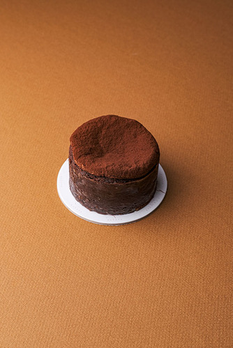 Mini chocolate flourless cakes - Allergen information and cake description are available on the main menu for the selected cake.