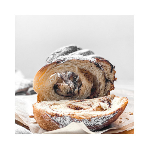 Belgian cocoa babka in brioche bread - enough for 8 people with Belgian chocolate sauce