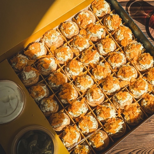 Mexican bites with jalapeño and sauce 42 pieces