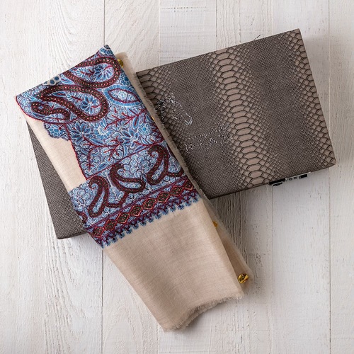 RB1-58.50 - ROYAL SHAWLS,Pashmina,kashmiri,orginal,hand made embroidered,one size of this shawl are avilable.