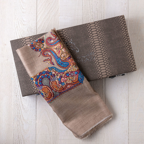 RB13-57 - ROYAL SHAWLS,Pashmina,kashmiri,orginal,hand made embroidered,one size of this shawl are avilable.