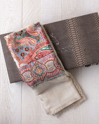 RB12-58 - ROYAL SHAWLS,Pashmina,kashmiri,orginal,hand made embroidered,one size of this shawl are avilable.