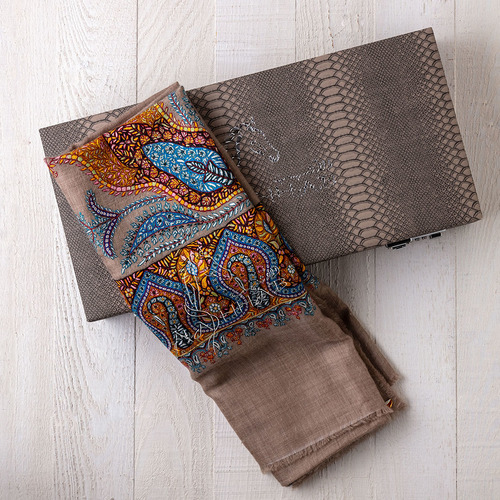 RB10-56 - ROYAL SHAWLS,Pashmina,kashmiri,orginal,hand made embroidered,one size of this shawl are avilable.