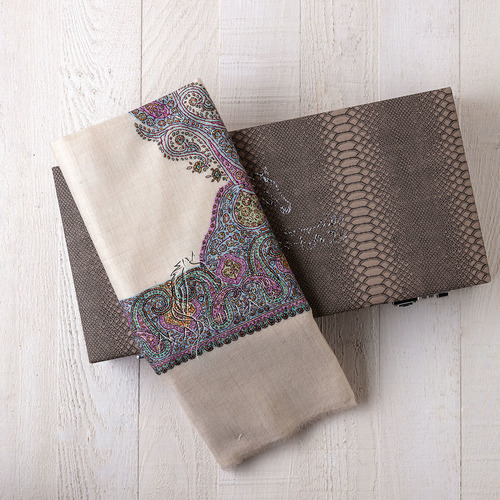 RA14-56 - ROYAL SHAWLS,Pashmina,kashmiri,orginal,hand made embroidered,one size of this shawl are avilable.