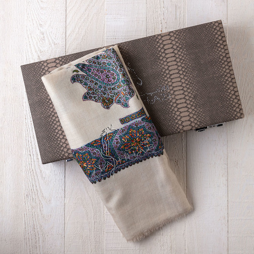 RA23-57 - ROYAL SHAWLS,Pashmina,kashmiri,orginal,hand made embroidered,one size of this shawl are avilable.