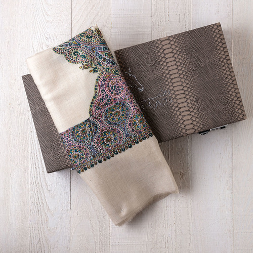 RA16-56 - ROYAL SHAWLS,Pashmina,kashmiri,orginal,hand made embroidered,one size of this shawl are avilable.