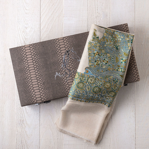 RA26-56 - ROYAL SHAWLS,Pashmina,kashmiri,orginal,hand made embroidered,one size of this shawl are avilable.