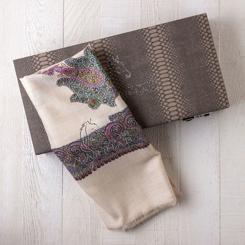 RA28-57 - ROYAL SHAWLS,Pashmina,kashmiri,orginal,hand made embroidered,one size of this shawl are avilable.