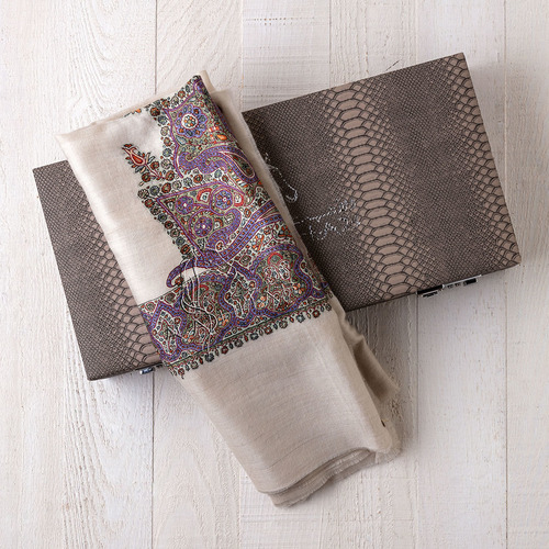 RA29-56 - ROYAL SHAWLS,Pashmina,kashmiri,orginal,hand made embroidered,one size of this shawl are avilable.