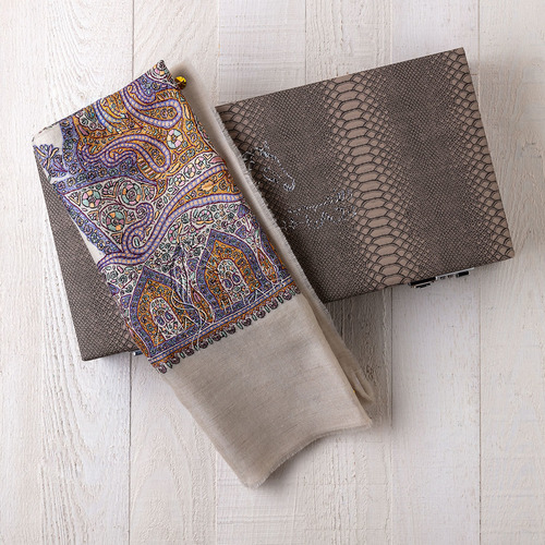 RA30-58 - ROYAL SHAWLS,Pashmina,kashmiri,orginal,hand made embroidered,one size of this shawl are avilable.