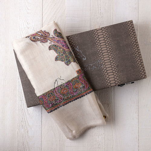 RA31-56.50 - ROYAL SHAWLS,Pashmina,kashmiri,orginal,hand made embroidered,one size of this shawl are avilable.