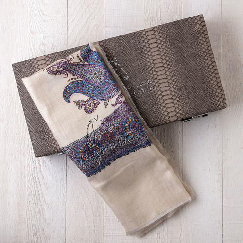 RA32-58 - ROYAL SHAWLS,Pashmina,kashmiri,orginal,hand made embroidered,one size of this shawl are avilable.