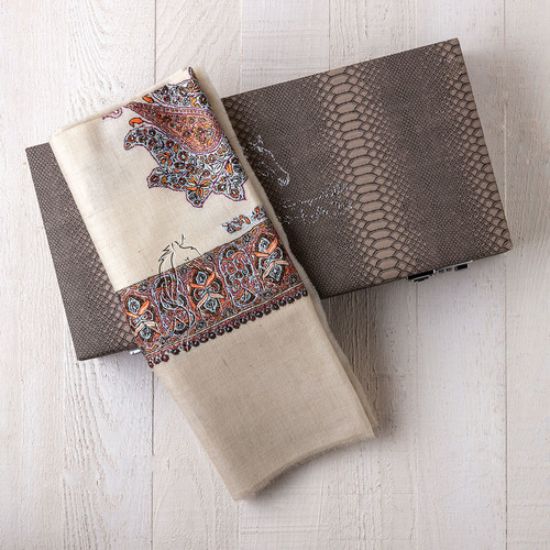 RA21-57 - ROYAL SHAWLS,Pashmina,kashmiri,orginal,hand made embroidered,one size of this shawl are avilable.